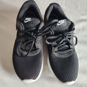 Nike Black and White Running Shoes